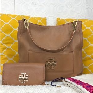 🌸OFFERS?🌸Tory Burch Pebbled Leather Cardamom Set